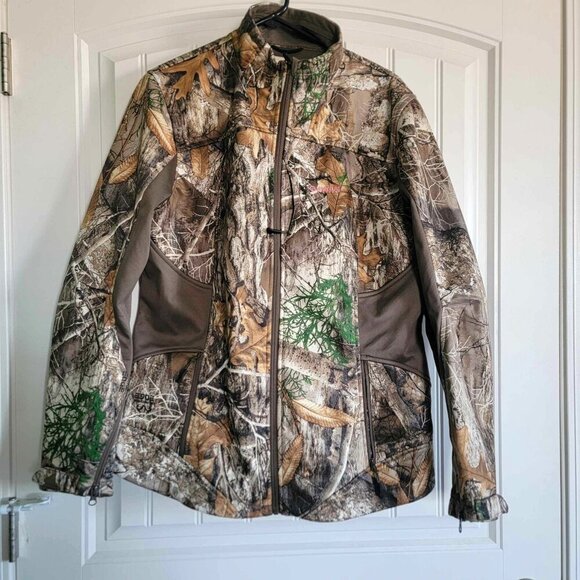 Magellan Outdoors Jackets & Blazers - NWOT Women's Magellan Mesa Softshell Realtree EDGE Scent Control Jacket